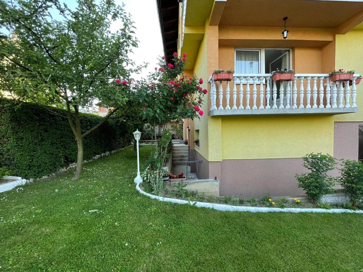Sunny Garden Apartment SJJ Buitenkant foto